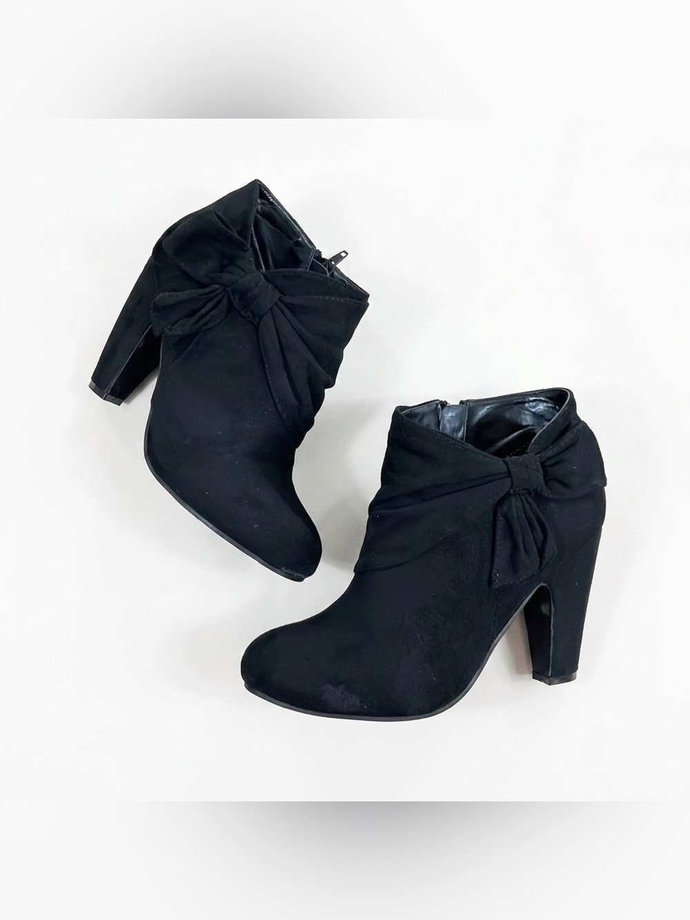 🌟Host Pick🌟Women’s Black Bow Booties